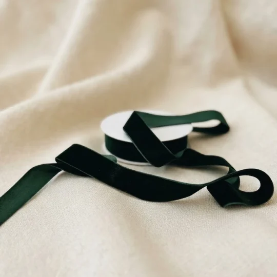 10 Yards x 1" Velvet Ribbon - Deep Green