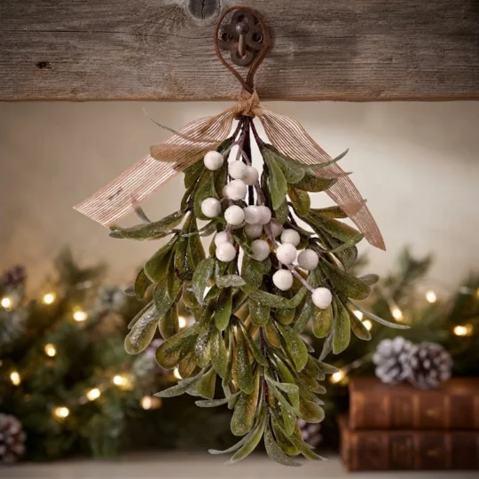 Mistletoe Bundle with Tie 12" - Green/White